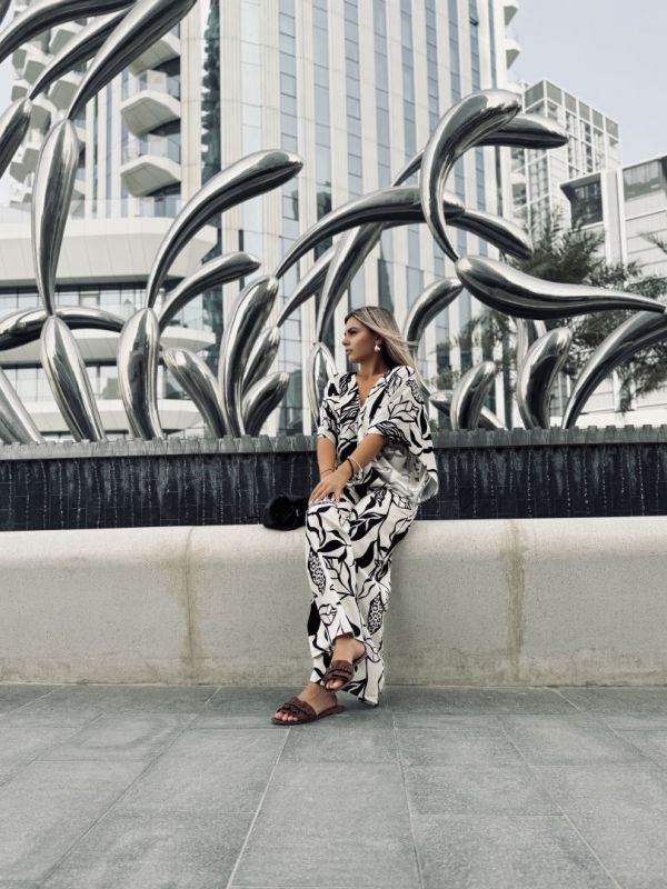 catelyne, blackwhite