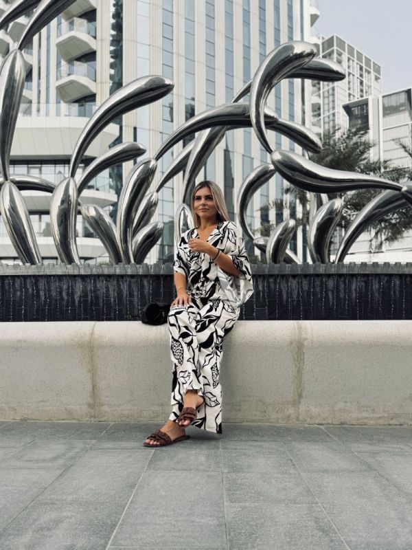 catelyne, blackwhite