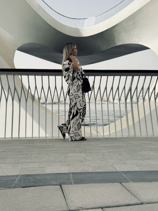 catelyne, blackwhite